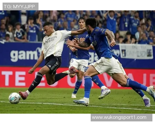 西甲领头羊皇马迎战同城对手巴列卡诺全力争胜考验来临