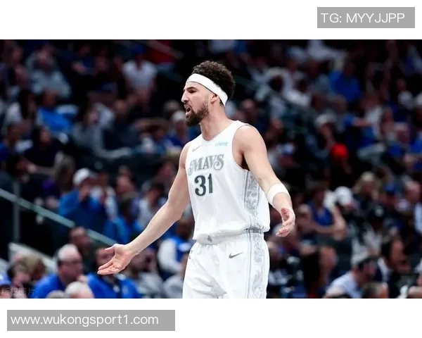 克莱状态起伏不定11投仅4中三分球命中率低迷仅得12分1板1助 克莱状态起伏不定11投仅4中三分球命中率低迷仅得12分1板1助